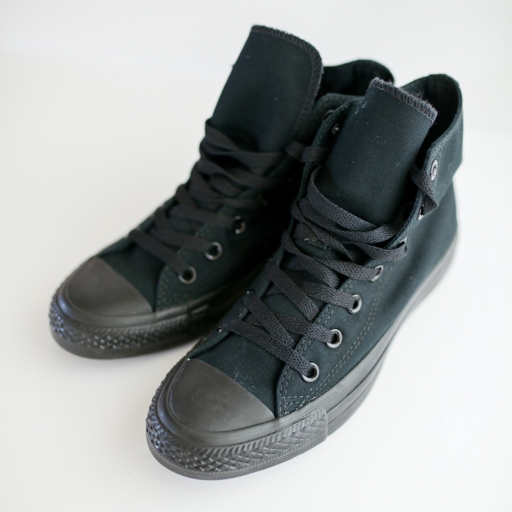 Converse Chuck Taylor Black Hi Top 5 Men / 7 Women